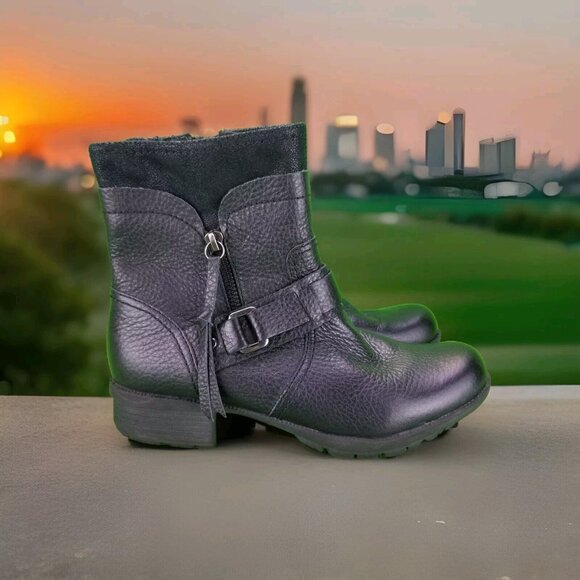 Clarks Shoes - ✅Clarks Riddle Avant Women's Pebbled Black Leather Side Zip Ankle Boots Size 6M